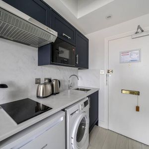 Studio to rent - Photo 2