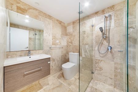 Bespoke North-Facing Two Bedroom Apartment in Convenient Sought-After Complex - Photo 5