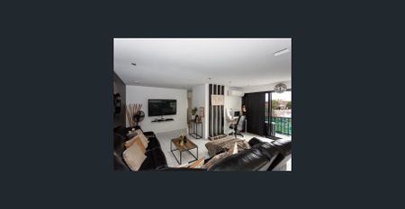 Neat and Tidy - Photo 5