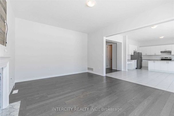 For Lease - 1809 Emberton Way, Innisfil, Ontario - Photo 1