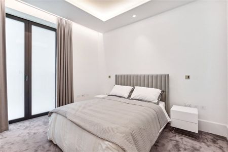 Stunning bright and spacious lateral one bedroom apartment with terrace, 24 hour concierge, swimming pool, gym and underground parking. EPC rating: B | Council Tax Band G - Photo 5