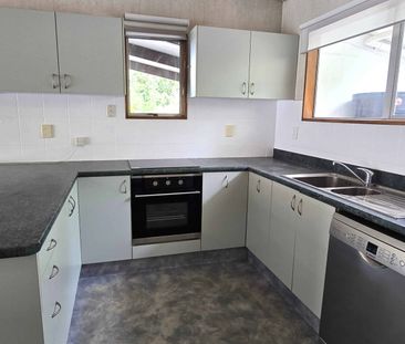 3 Bedroom home in Otamatea - Photo 3