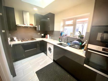 3 bedroom terraced house to rent - Photo 5