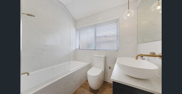 Sleek, Fully Renovated Family Home in Prime Belmore Location - Photo 1