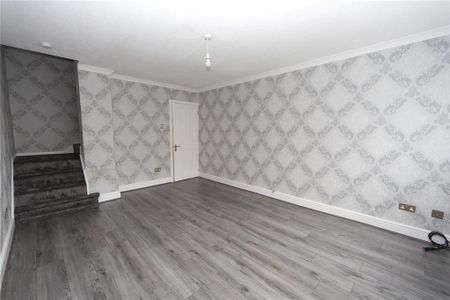 2 bedroom semi-detached house to rent - Photo 2