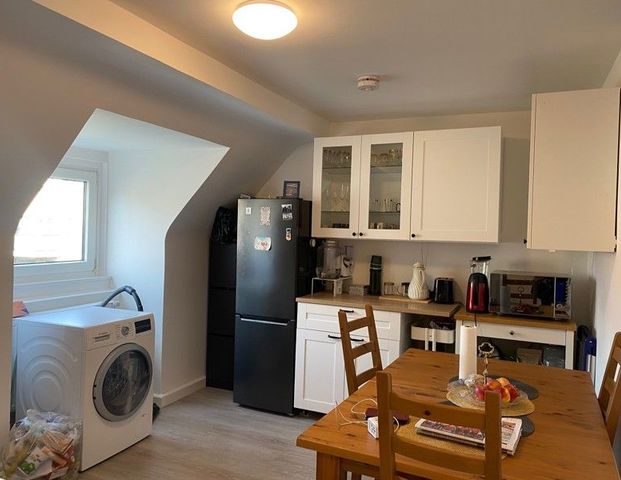 Gemütliche Dachgeschosswohnung mit Schrägen - Foto 1