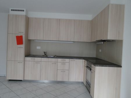 Zu vermieten per Sofort oder nach Vereinbarung: Zentrale 1.5 Zi-Wohnung in Biel/Bienne - Photo 3