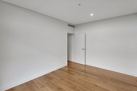 Supar Large 2 Bedroom Apartment with Unblocked View and Oversize Balcony! - Photo 5