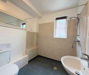 2 bedroom ground floor flat to rent - Photo 5
