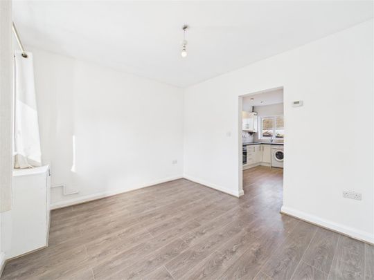 2 bedroom Town house to rent - Photo 1