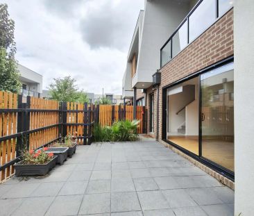 “High qulity finished townhosue for rent” - Photo 1