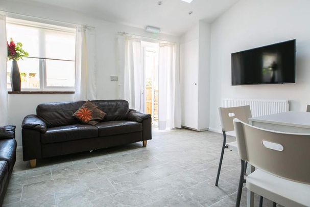 5 bedroom house to rent - Photo 1