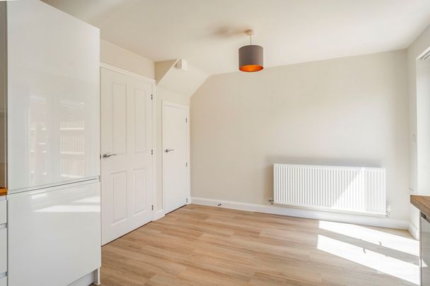 Almond Avenue, Peterborough, Whittlesey - Photo 1