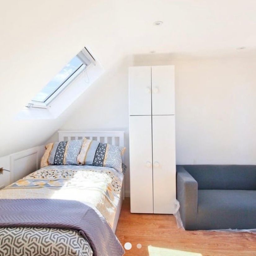 Room in a Shared House, Saxon Drive, W3 - Photo 1