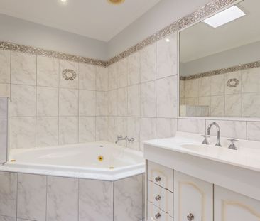 POSITION PERFECT! - Photo 5