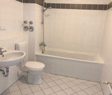 Sanierte 2 Zimmer Wohnung mit kleiner Terrasse! - Foto 1