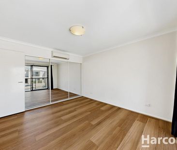 SMART, LOW-MAINTENANCE LIVING IN A PRIME CLARKSON LOCATION - Photo 4