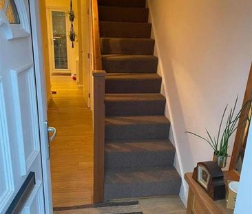 Nabcroft Lane, Huddersfield, HD4 - Photo 2