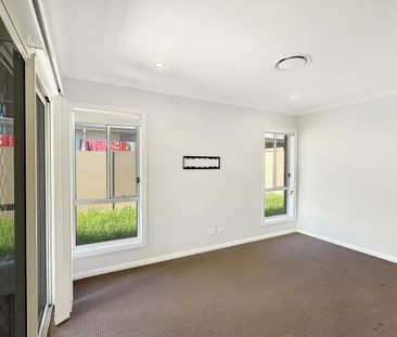 Spacious Family Home with Modern Comforts! - Photo 5