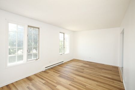 For Lease - 42 Tecumseh Avenue Unit# #4, Oshawa, Ontario - Photo 4