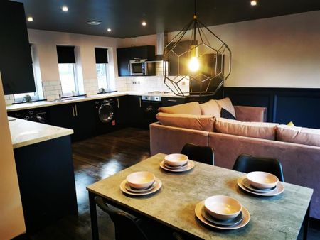 12 bedroom private hall to rent - Photo 2