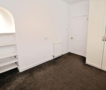 3 bedroom flat to rent - Photo 5