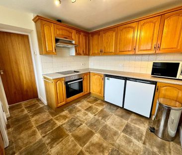 2 bedroom detached bungalow to rent - Photo 2