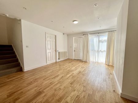 4 bedroom semi-detached house to rent - Photo 2