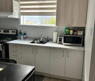 beau logement 3 1/2 dans demi sous-sol d'une résidence privée - Photo 4