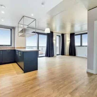 3 Bedroom Apartment - Photo 1