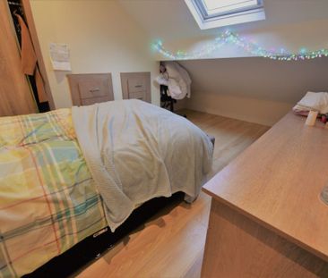 2 bedroom Flat in Otley Road, Leeds - Photo 6