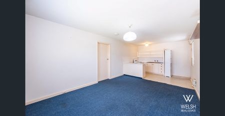 GREAT LOCATION! - Photo 2