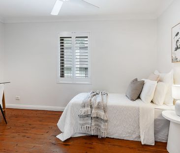 Sun-Drenched Designer Terrace with Courtyard - Photo 5