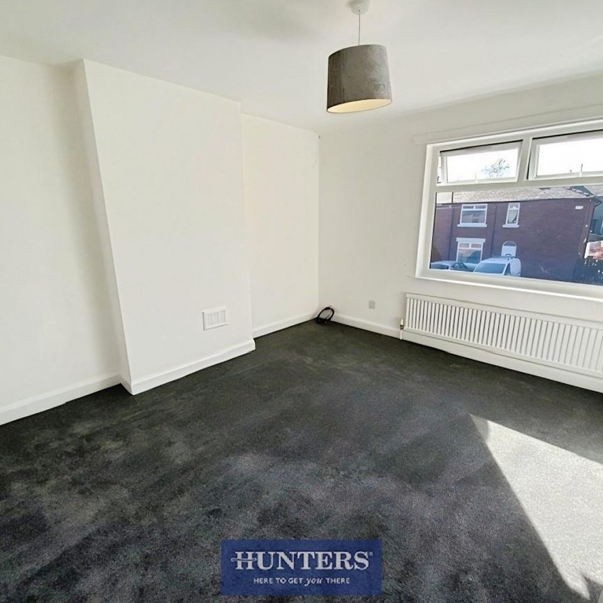 3 bedroom House To Let Total Size: 1045 SQ FT - Photo 1