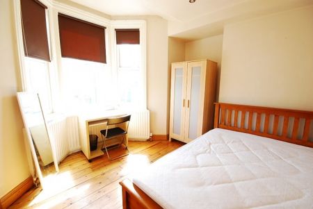 5 Bed - Grosvenor Gardens, Jesmond - Photo 4