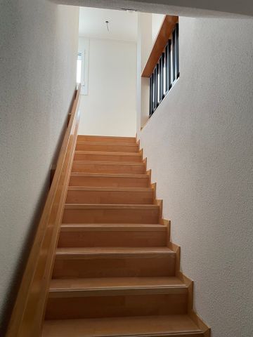 "Eine neu renovierte Wohnung steht im Angebot" - Photo 3