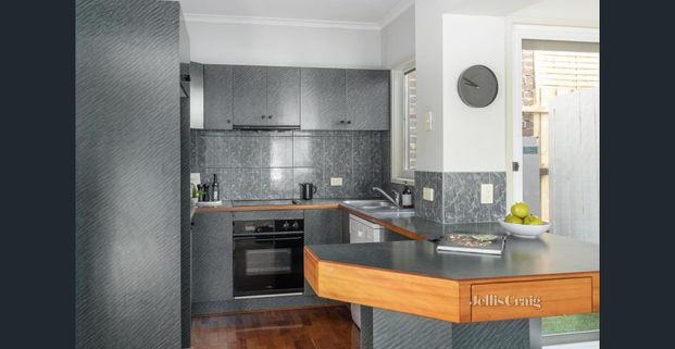 Stunning Two Bedroom Townhouse In Desirable Richmond Location - Photo 1