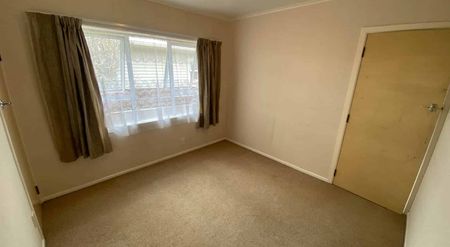 Comfortable Family Living in Papatoetoe - Photo 4