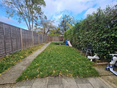 4 bedroom terraced house to rent - Photo 3