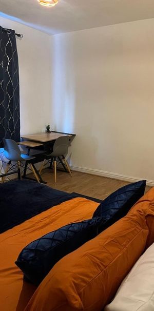 Room in a Shared House, Silverlea Drive, M9 - Photo 1