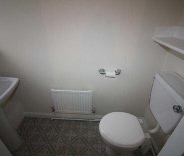 2 bed Flat - Photo 5