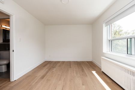 39 Riverwood Parkway - Photo 3