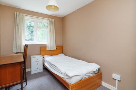 3 bedroom semi-detached house to rent - Photo 2