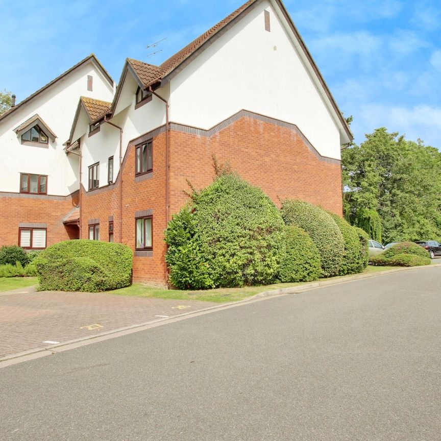 2 bed flat to rent in Wren Drive, West Drayton, UB7 - Photo 1