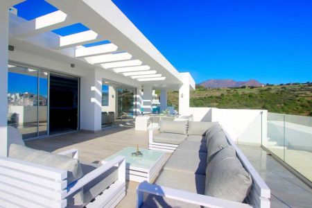 Alquiler de ático en Calle Cortijo del Beneficiario - Photo 3