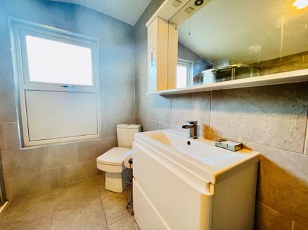 2 bedroom house to rent The Drive, Thornton Heath, CR7 - Photo 5