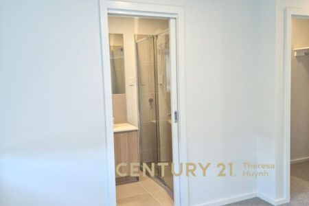 Brand New Spacious Townhouse for Rent - Move in Now&excl;&excl; - Photo 4