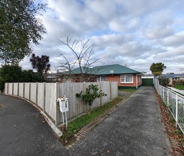 Family Home in Hamilton East - Photo 3