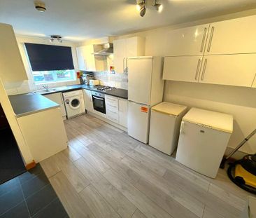 1 bedroom in a house share to rent - Photo 5