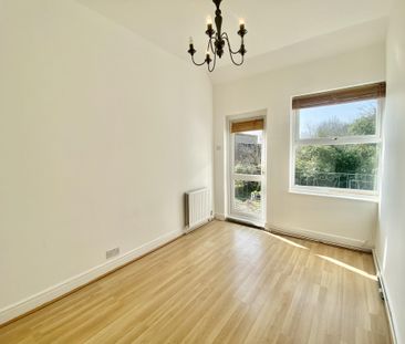 Midanbury Lane, Southampton - Photo 2